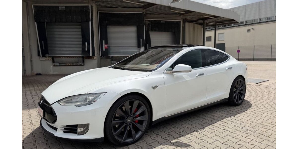Tesla Model S 160.000 km 25.990 &euro; Frankfurt am Main 65933