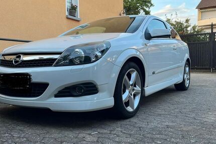 Opel Astra 216.666 km 2.800 &euro; Rüsselsheim 65428