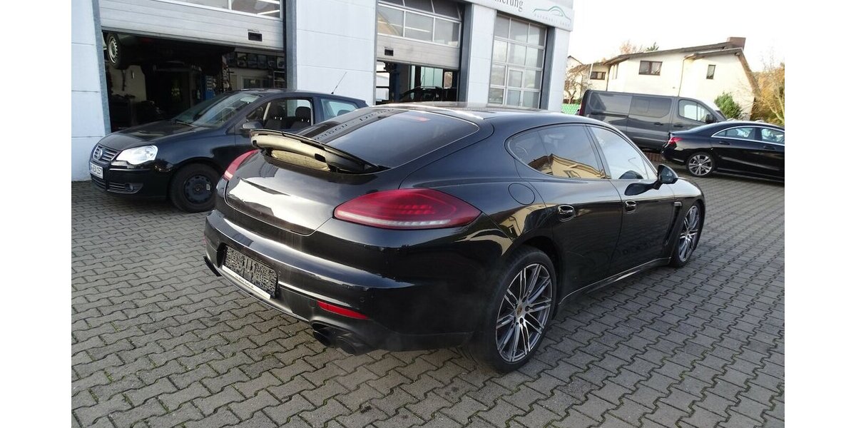 Porsche Panamera 4 GTS Bi-Xenon, Klappe, Luft, PDK, Chrono 184.608 km 27.890 &euro; Rodgau 63110
