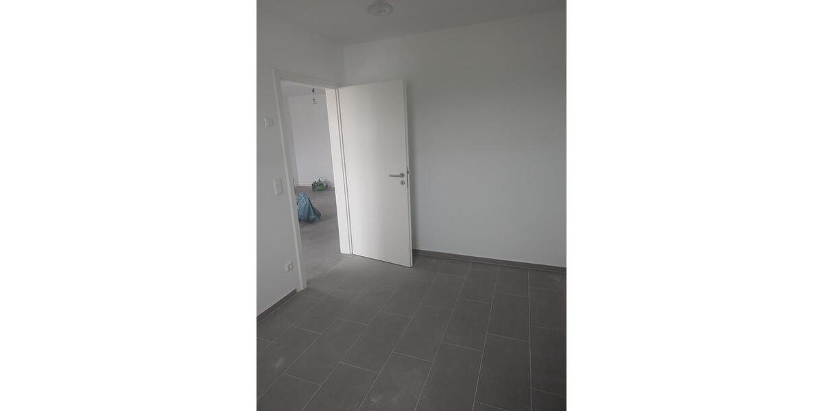 Etagenwohnung Nauheim - 5 Zimmer, 140 m&sup2;, 1.650&euro; | Angebot:25536017