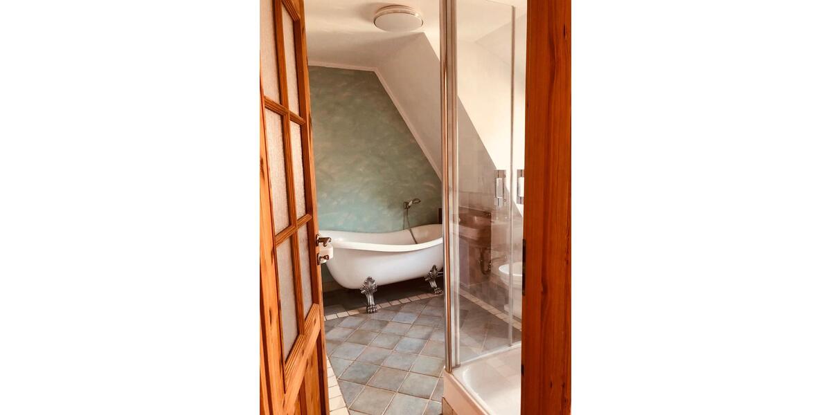 Einfamilienhaus Bensheim - 2.5 Zimmer, 135 m&sup2;, 1.250&euro; | Angebot:26179728