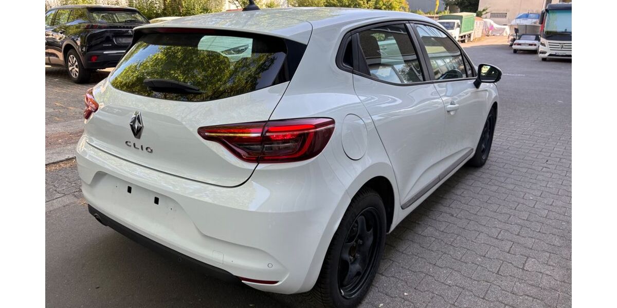 Renault Clio 210.392 km 7.021 &euro; Frankfurt am Main 60389