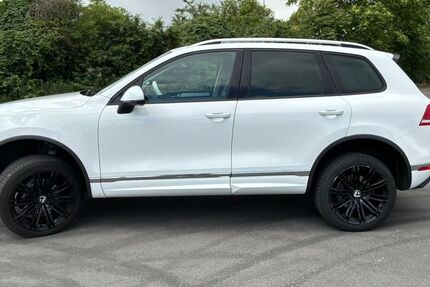 VW Touareg 289.500 km 13.900 &euro; Rüsselsheim 65428