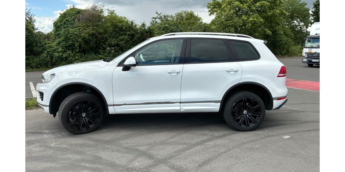 VW Touareg 289.500 km 13.900 &euro; Rüsselsheim 65428
