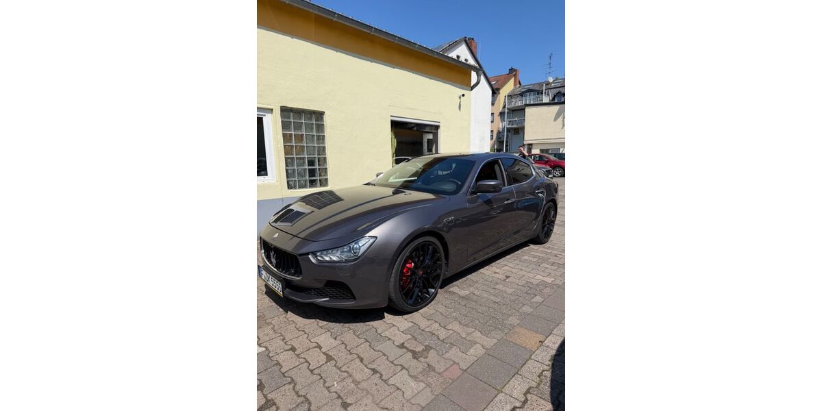 Maserati Ghibli 112.000 km 26.300 &euro; Frankfurt 65929