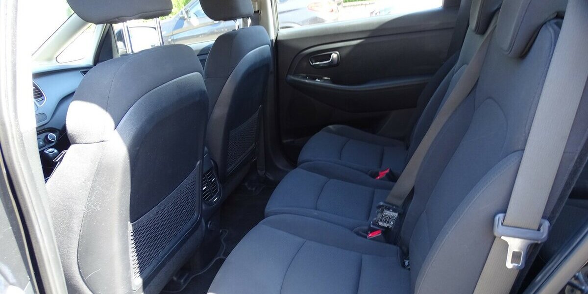 Kia Carens 1,6l Edition 7, Klima, 7-Sitzer, Sitzheizun 46.244 km 14.490 &euro; Rodgau 63110