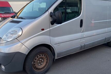 Opel Vivaro 200.000 km 9.999 &euro; Frankfurt am Main 60314