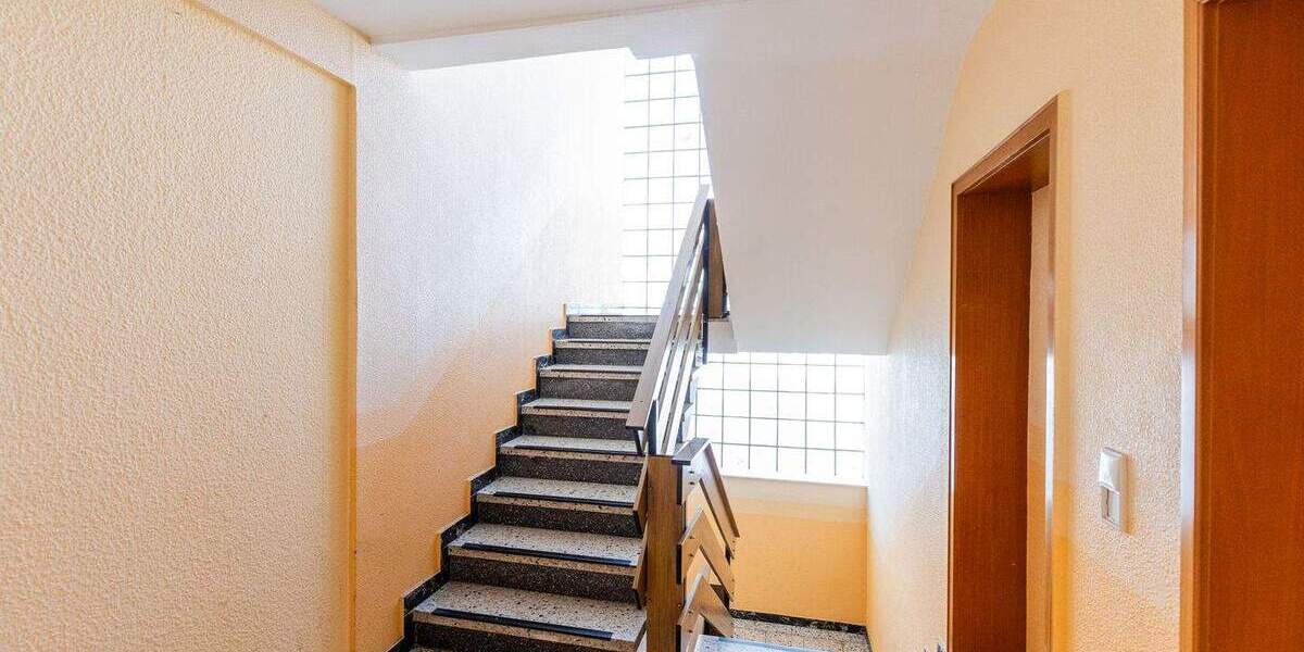 Gewerbeobjekt Bischofsheim - 5 Zimmer, 267 m&sup2;, 4.260&euro; | Angebot:25814102