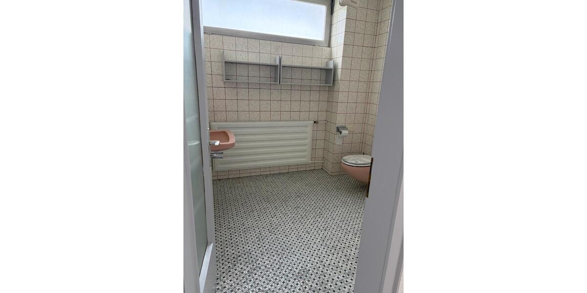 Einfamilienhaus Nackenheim - 8 Zimmer, 280 m&sup2;, 4.100&euro; | Angebot:26285958