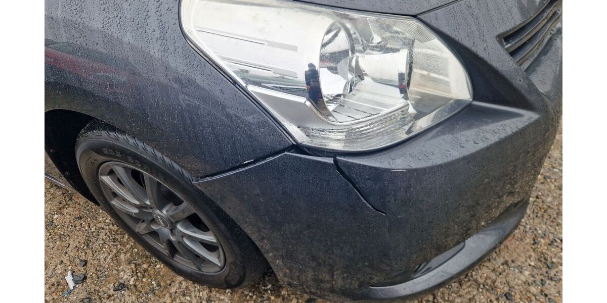 Toyota Verso 228.000 km 2.700 &euro; Frankfurt am Main 60487