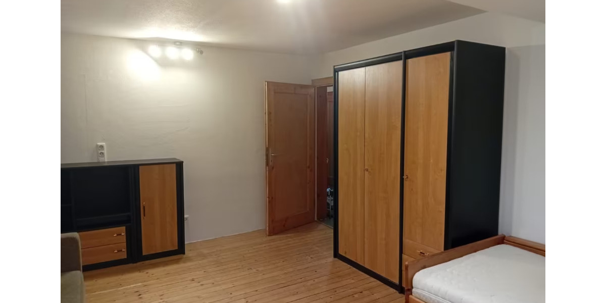 Biete EIN Zimmer in 3er WG 1 zimmer