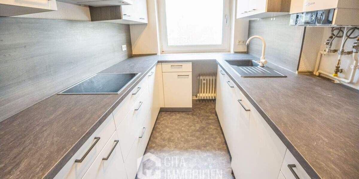 Renovierte 3-Zi.-Wohnung in Frankfurt-Niederrad- modern, hell, mit Balkon und EBK 3 zimmer