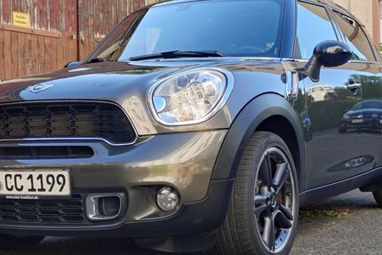 Mini Countryman S (Cooper) 93.000 km 8.900 &euro; Frankfurt 60320