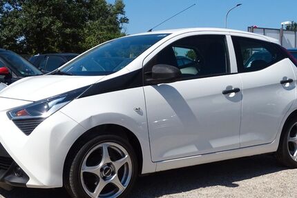 Toyota Aygo (X) 69.800 km 8.400 &euro; Rodgau / Nieder-Roden 63110