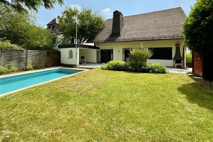 Repräsentativ und top gepflegt: Exclusive kleine Villa in Offenbach-Buchrain! 8 zimmer