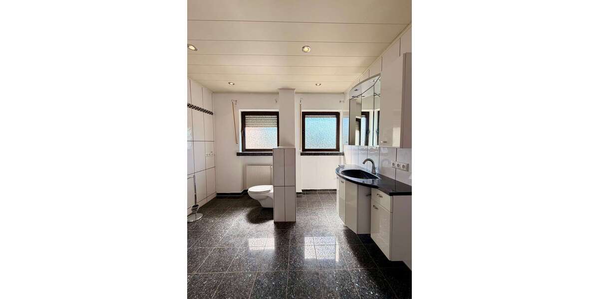 Einfamilienhaus Eppertshausen - 9 Zimmer, 260 m&sup2;, 3.600&euro; | Angebot:27053959