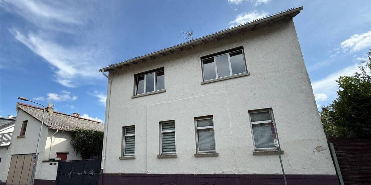 **Zwei-Familienwohnhaus in ruhiger Wohnlage von Frankfurt-Oberrad** 6 zimmer