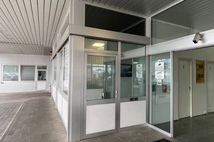 Modernes kleines Büro Verkaufsraum mit Aussen-Ausstellungsfläche Stellplätze auf Autohausgelände in TOP Lage Dieburg zimmer