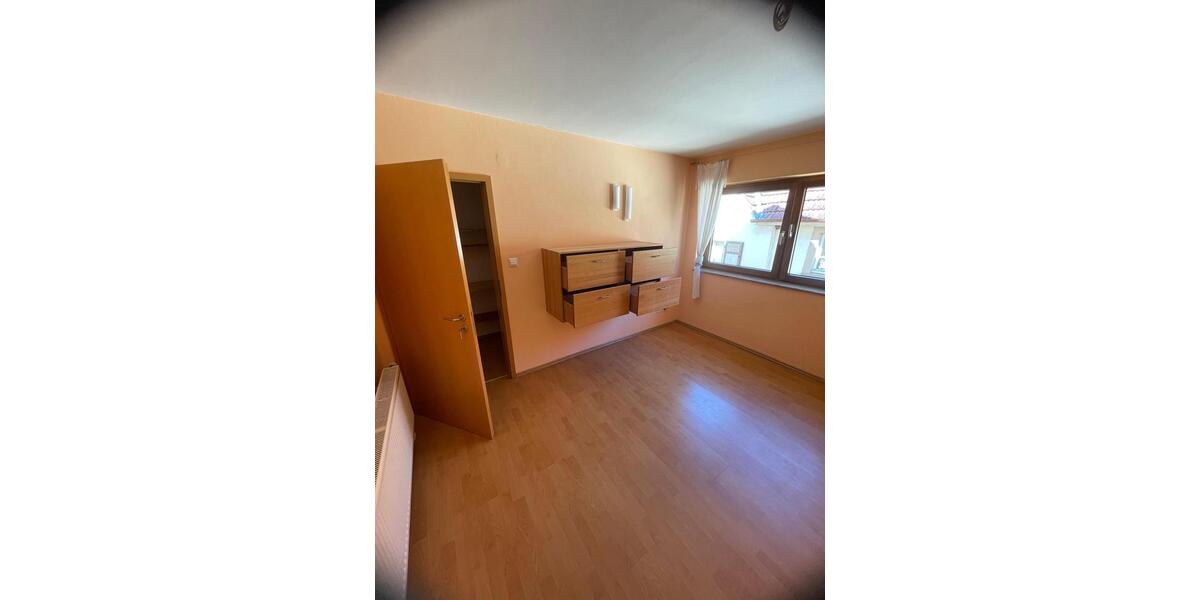 Etagenwohnung Münster (Hessen) - 3 Zimmer, 112 m&sup2;, 1.180&euro; | Angebot:26293223