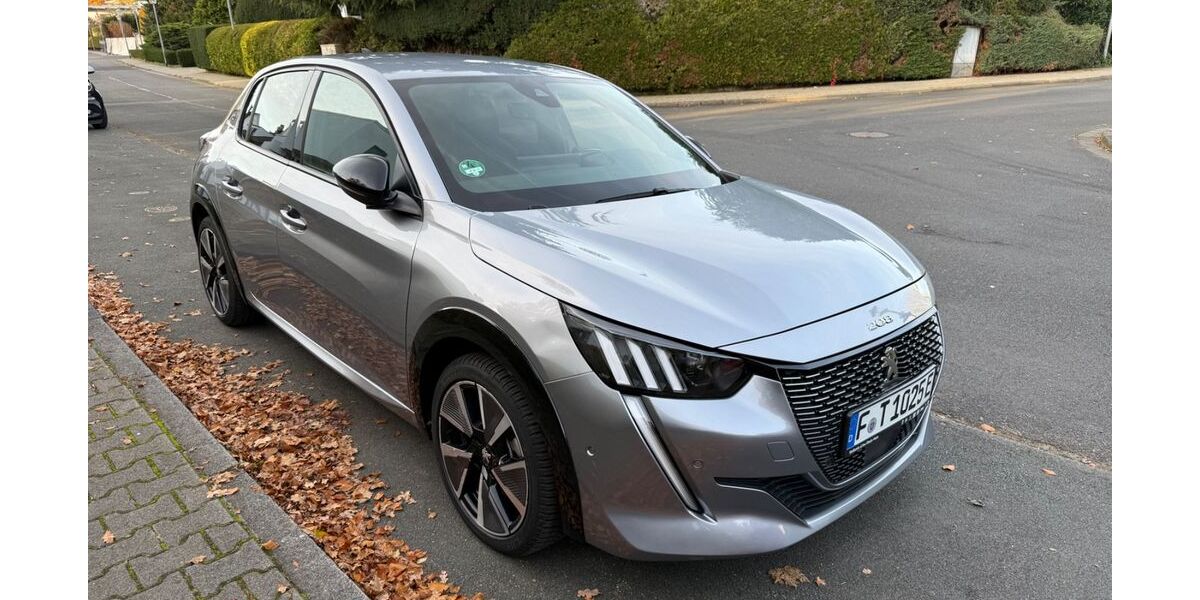 Peugeot 208 27.140 km 15.490 &euro; Frankfurt am Main 60529