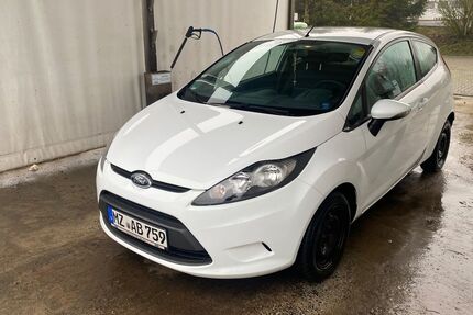 Ford Fiesta 75.000 km 4.800 &euro; Gau-Bischofsheim 55296