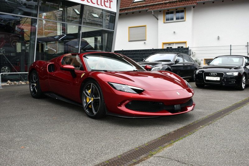 Ferrari 296 GTS 1.900 km 328.000 € Mörlenbach 69509
