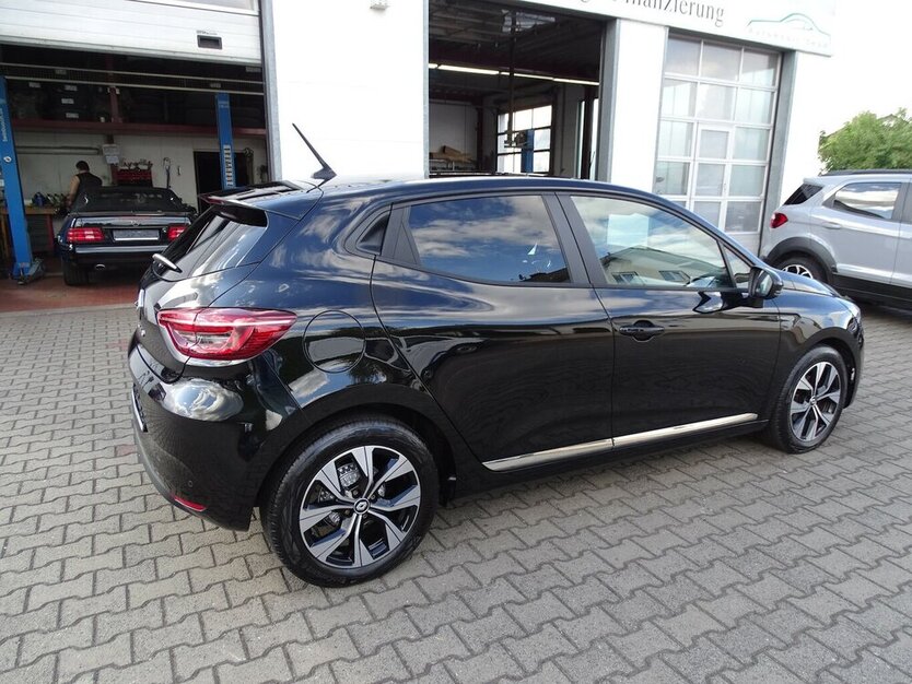 Renault Clio 1,0l Evolution Navi Rückfahrkamera, Einparkhi 31.015 km 12.990 € Rodgau 63110