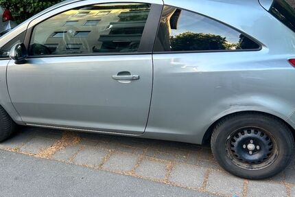 Opel Corsa 178.500 km 2.300 &euro; Frankfurt am Main 65933