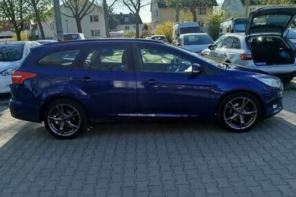 Ford Focus 121.840 km 8.600 &euro; Frankfurt am Main 60388