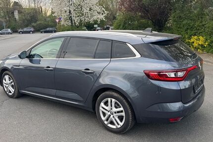 Renault Megane 215.000 km 10.899 € Offenbach am Main 63067
