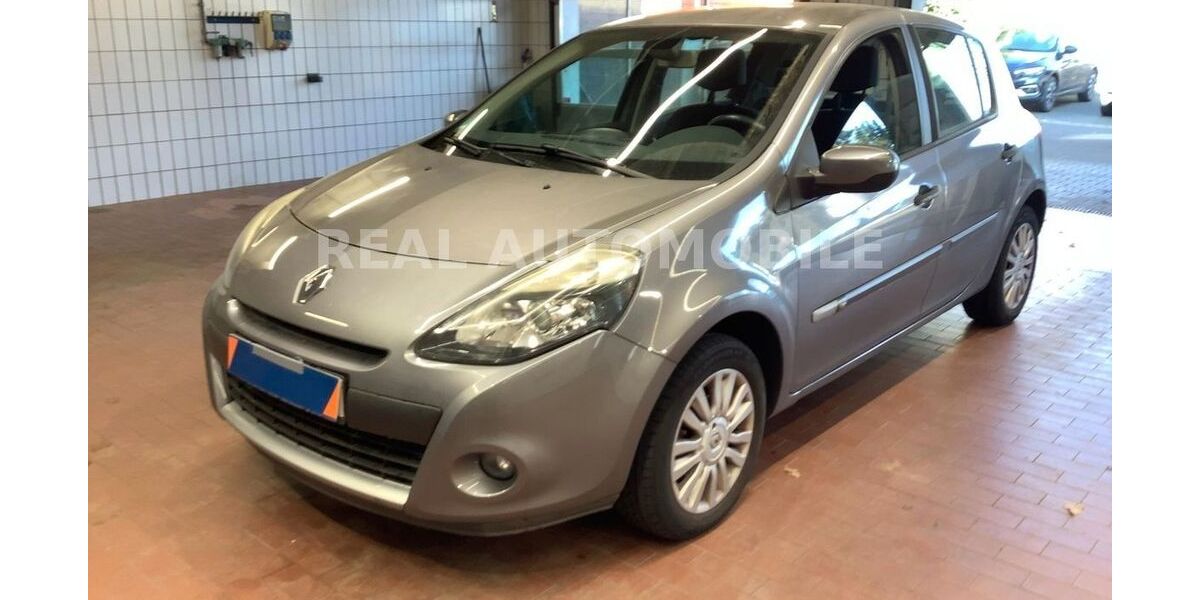 Renault Clio 97.000 km 4.699 &euro; Frankfurt am Main 65933