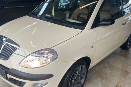 Lancia Ypsilon 163.000 km 2.499 &euro; Neu-Isenburg 63263