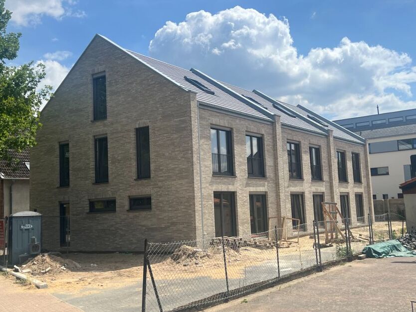 NEUBAU! 3 moderne Reihenhäuser im Zentrum von Großburgwedel - ca. ab Oktober 2025 zur Vermietung