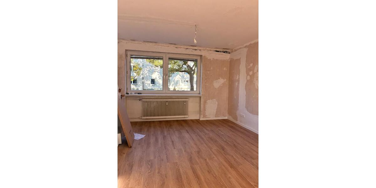 MT an CS 1.12 zum 1.1.26**Erste Kaltmiete geschenkt** 3 Zimmer mit Einbauküche und Balkon 3 zimmer