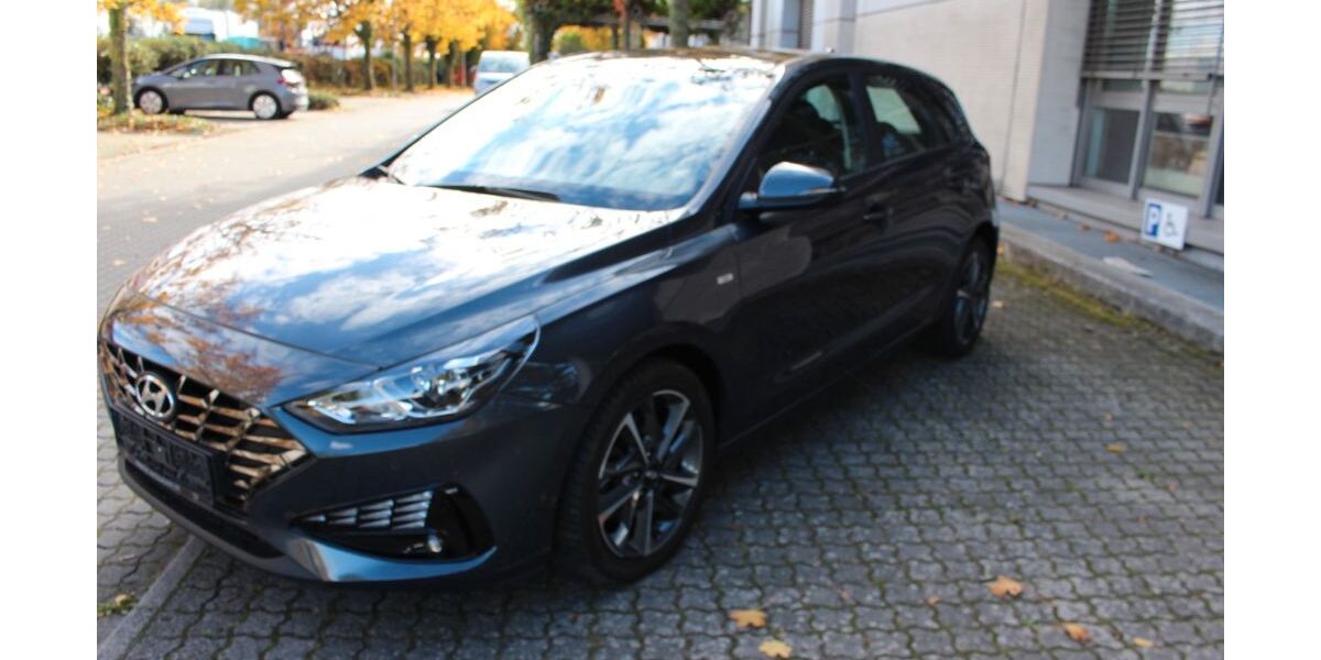 Hyundai i30 92.000 km 16.200 &euro; Rüsselsheim 65428