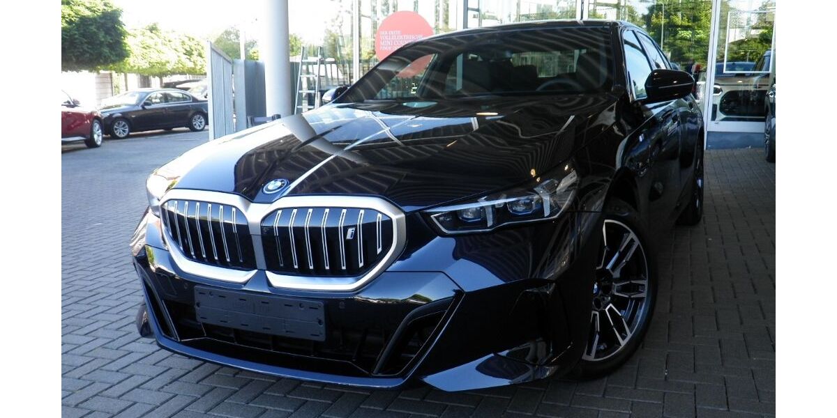 BMW i5 3.369 km 59.150 € Frankfurt am Main 60435