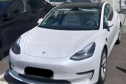 Tesla Model 3 141.000 km 27.800 &euro; Frankfurt am Main, Stadt 60437