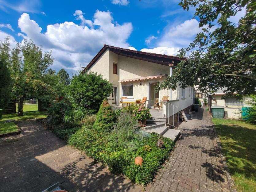 Haus zum Kaufen in Dreieich 899.000 € 235.85 m²