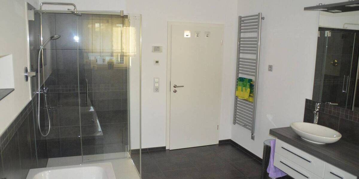Etagenwohnung Offenbach am Main Hafen - 2 Zimmer, 86 m&sup2;, 1.650&euro; | Angebot:26886513