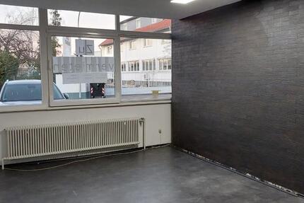 (teilmöbliertes) Büro und Stellplätze zimmer