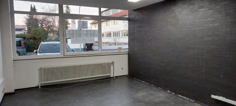 (teilmöbliertes) Büro und Stellplätze zimmer