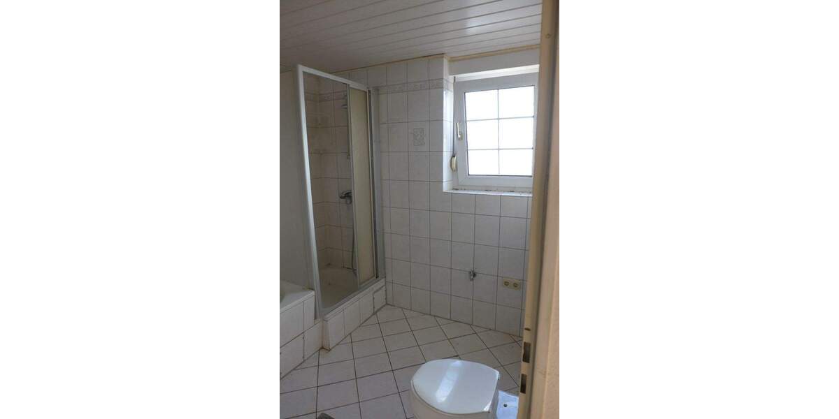 Mehrfamilienhaus, Wohnhaus Gernsheim - 5 Zimmer, 135 m&sup2;, 219.000&euro; | Angebot:25385692