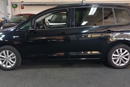VW Touran 122.990 km 14.600 &euro; Rüsselsheim 65428