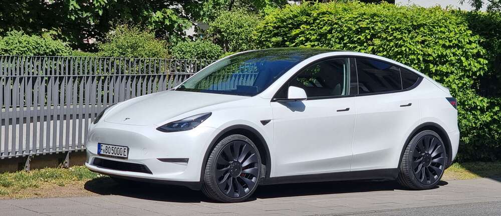 Tesla Model Y 75.900 km 32.690 &euro; Langen 63225