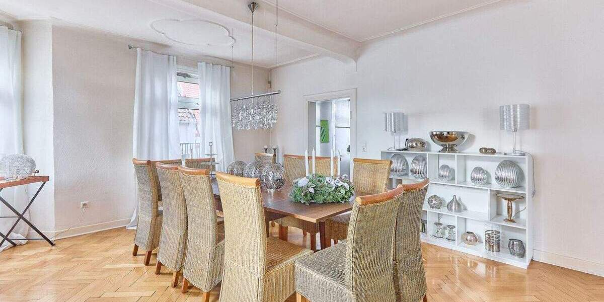 Historisches Fachwerk trifft modernes Wohngefühl mit Terrasse und Garten! 8 zimmer