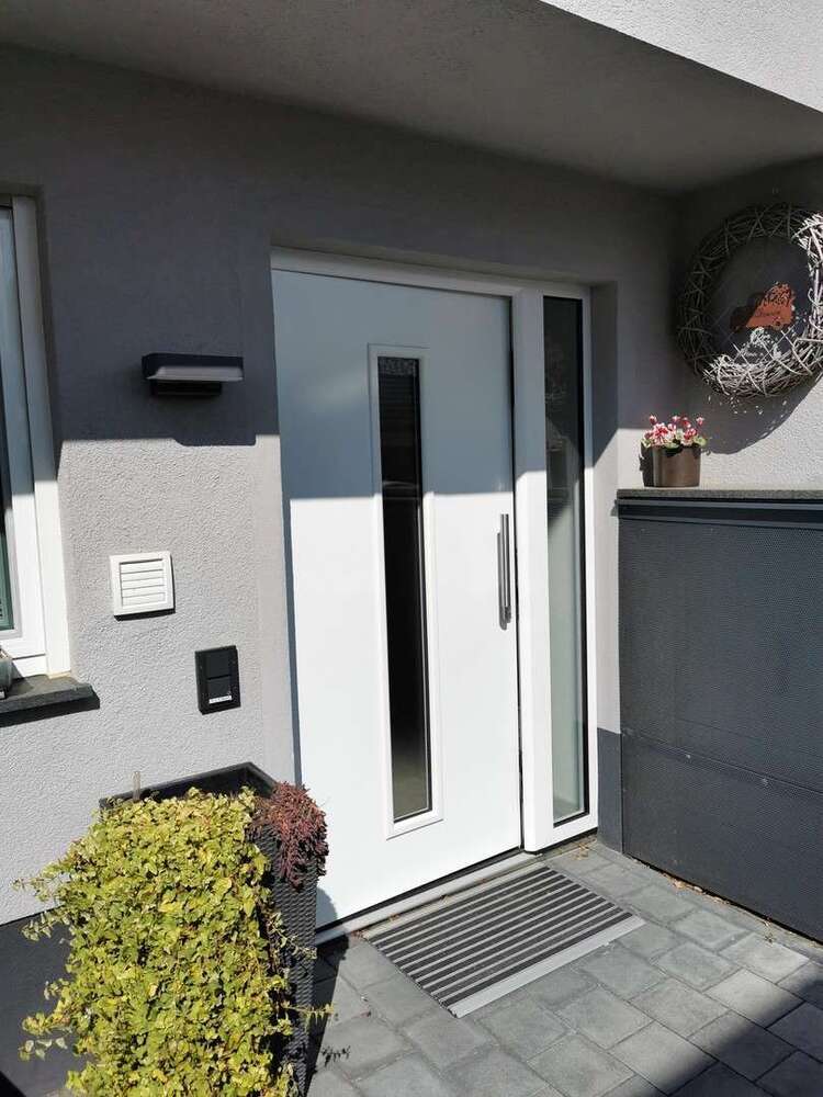 Haus zum Kaufen in Rüsselsheim am Main 695.000 € 169 m²
