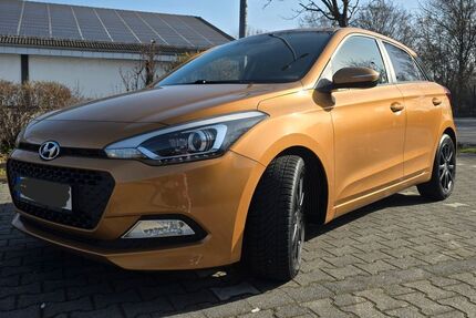 Hyundai i20 32.800 km 11.990 &euro; Offenbach 63065