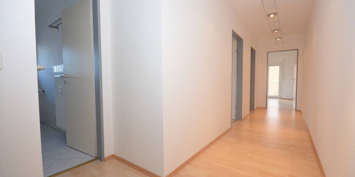 Gepflegte 2-Zimmerwohnung im 3. OG mit EBK, Kellerraum und KFZ-Stellplatz in Dieburg! 2 zimmer