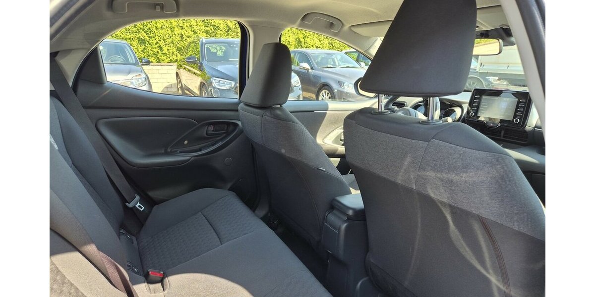 Toyota Yaris Hybrid Team D, Navi,Kamera, SmartDevice, Kli 73.500 km 16.890 &euro; Rodgau 63110