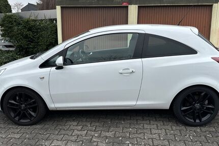Opel Corsa 153.000 km 2.800 &euro; Rüsselsheim am Main 65428